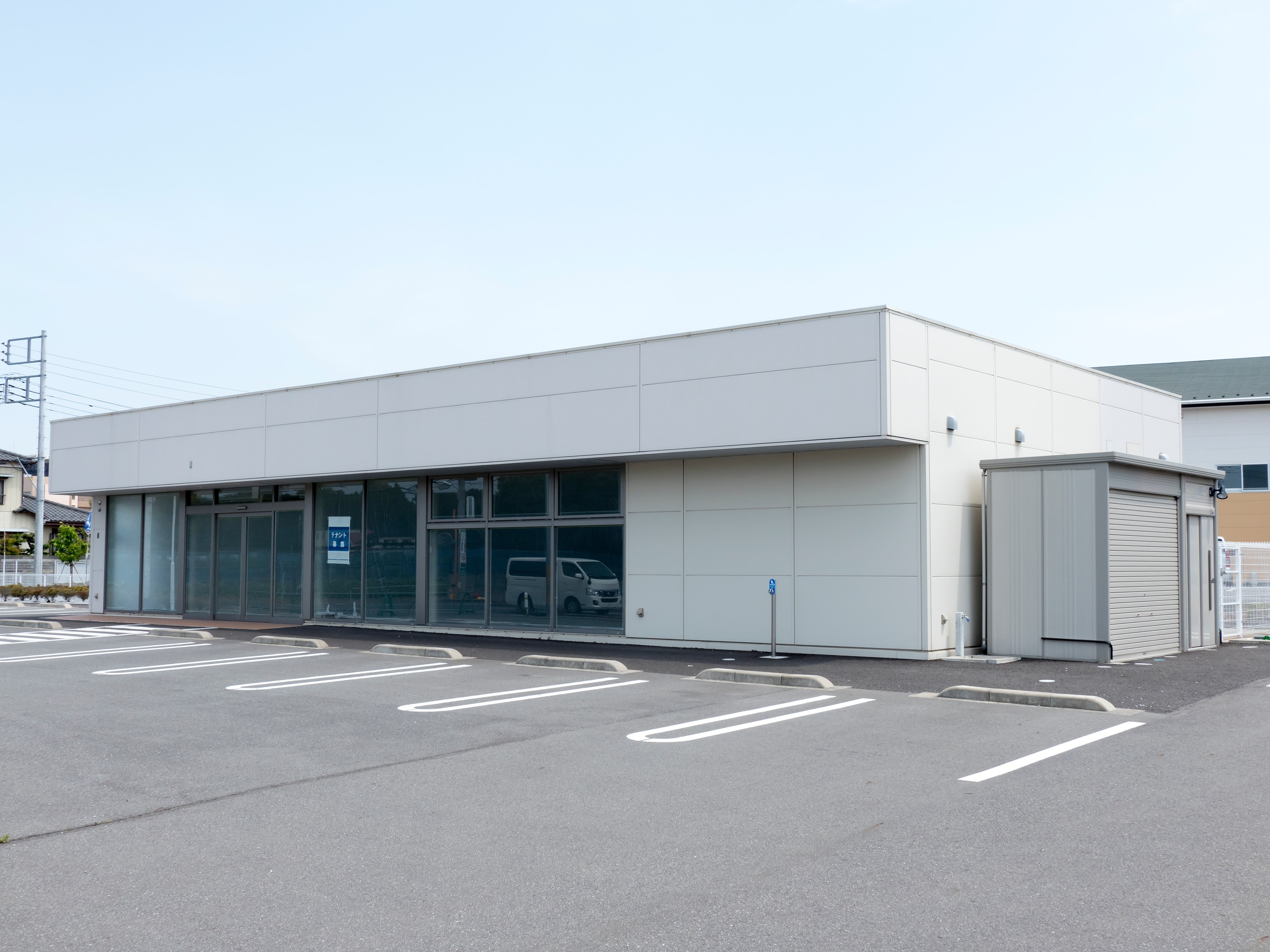 コンビニ店舗に対応 | 大阪の内装工事なら株式会社is more